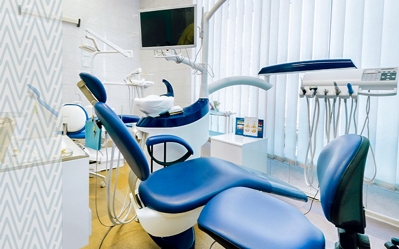 Fotografia ilustrativa de um consultório odontológico - Contabilidade para Dentistas: transforme seu consultório com gestão inteligente e planejamento tributário